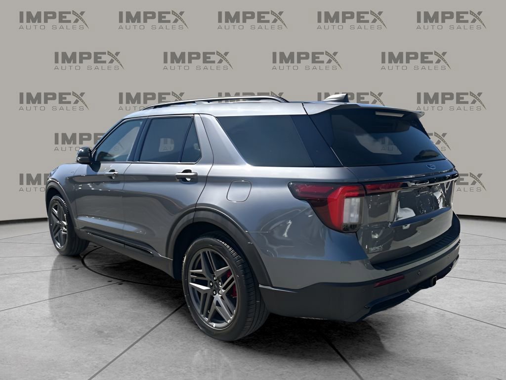 Used 2025 Ford Explorer ST-Line w/ Premium Package image 3