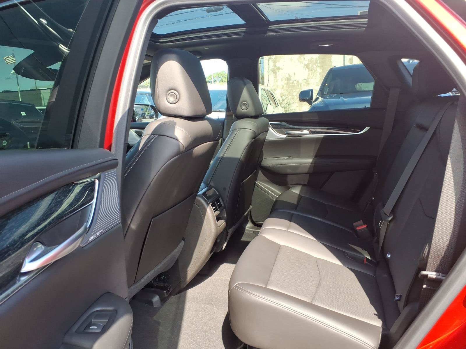 Certified 2024 Cadillac XT5 Premium Luxury w/ LPO, Floor Liner Package AWD/4WD image 13