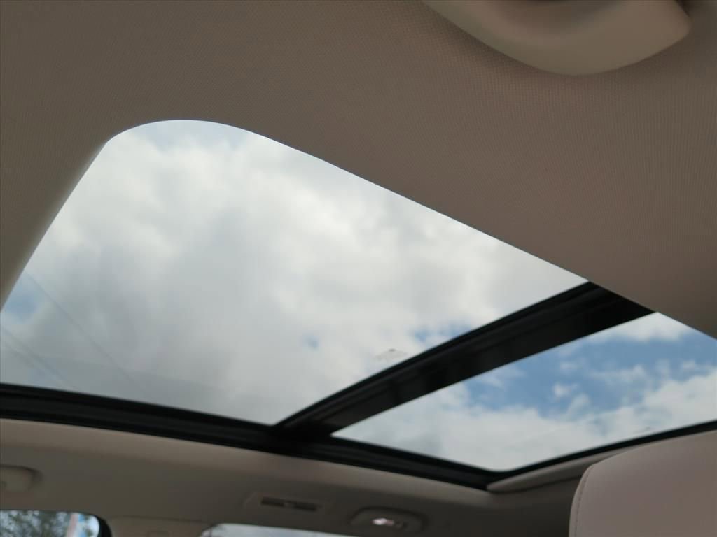 Used 2022 Cadillac XT6 Premium Luxury w/ Technology Package image 12