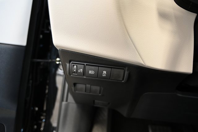 New 2026 Toyota Corolla Cross L image 21