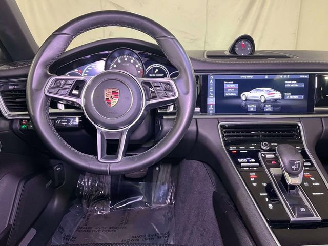 Used 2020 Porsche Panamera image 27