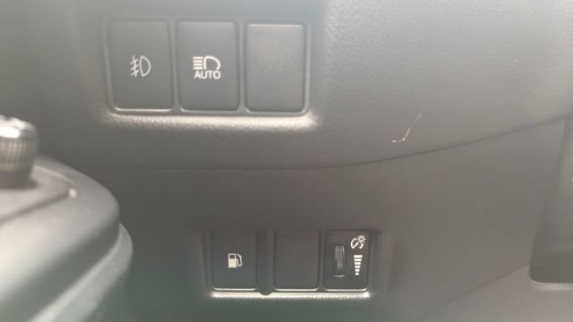 Used 2018 Toyota C-HR XLE FWD image 29
