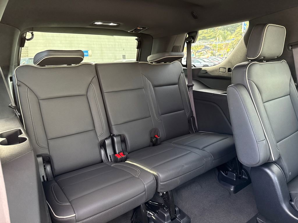 Used 2025 Chevrolet Tahoe Premier AWD/4WD image 19