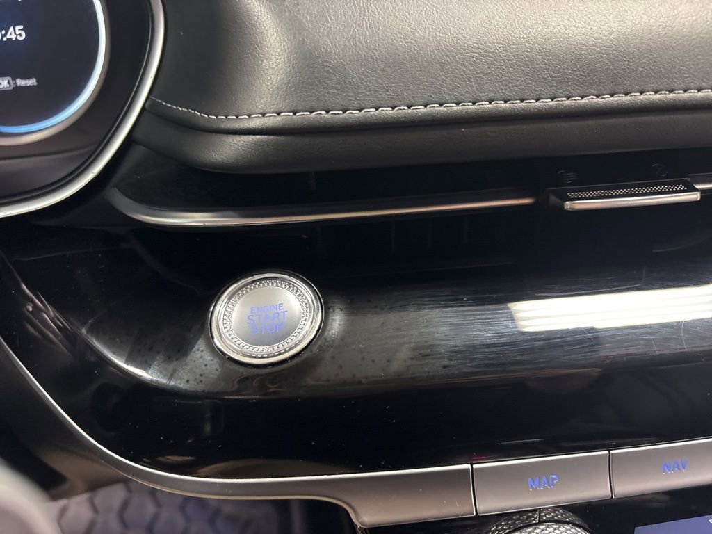 Used 2023 Genesis G80 2.5T image 17