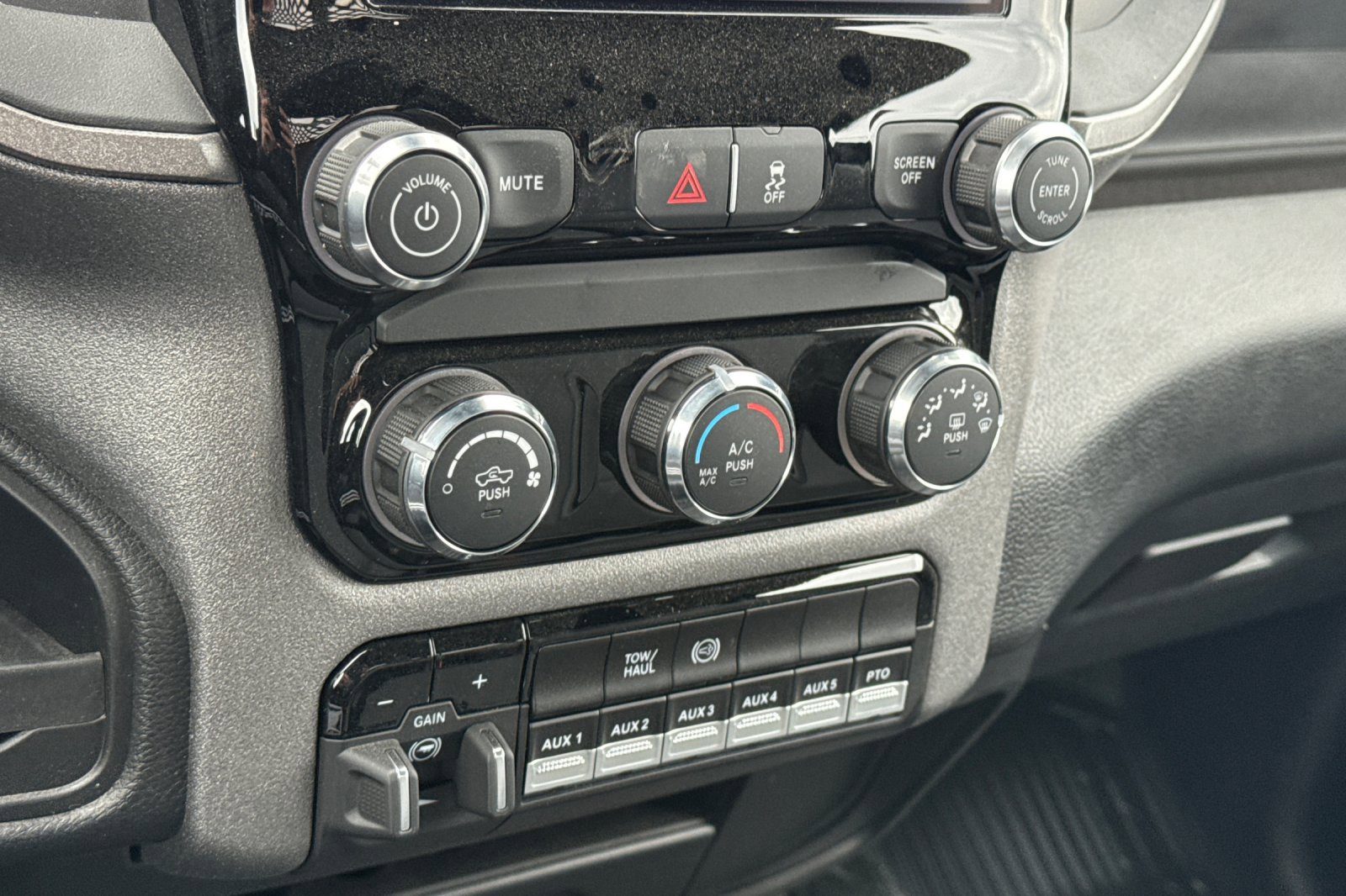 New 2026 RAM 5500 Tradesman w/ Chrome Appearance Group image 17