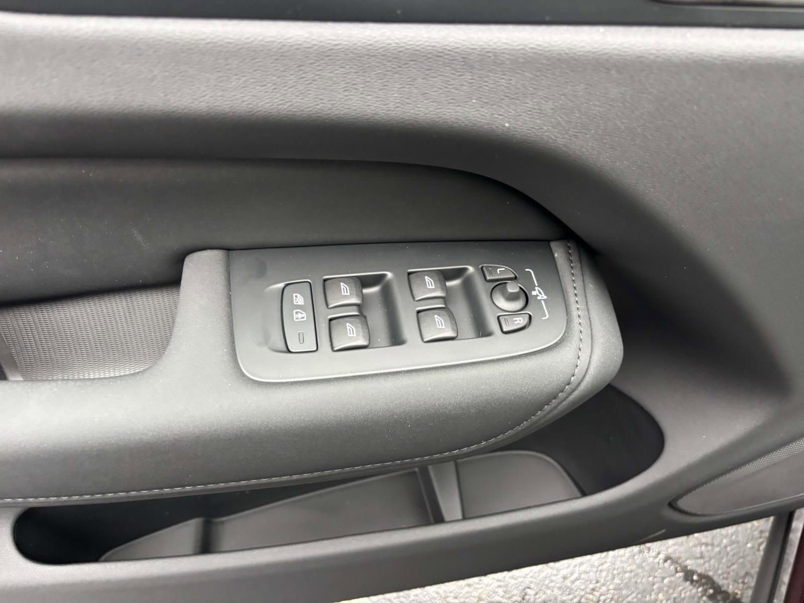 New 2026 Volvo XC60 B5 Plus w/ Protection Package Premier image 11