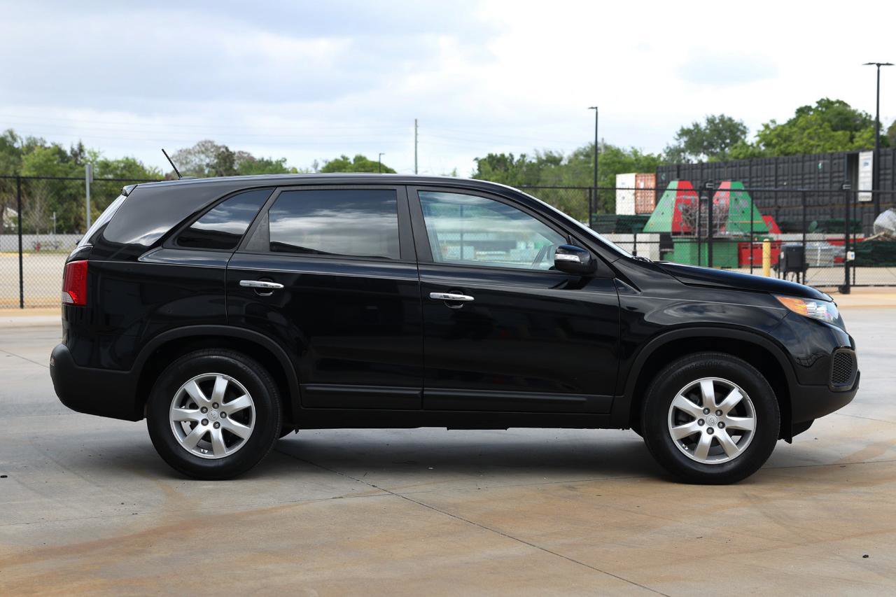 Used 2011 Kia Sorento 2WD image 13
