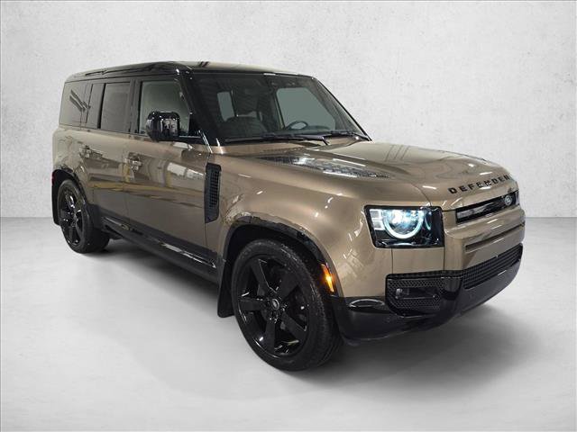 Used 2025 Land Rover Defender 110 X-Dynamic SE AWD/4WD image 3