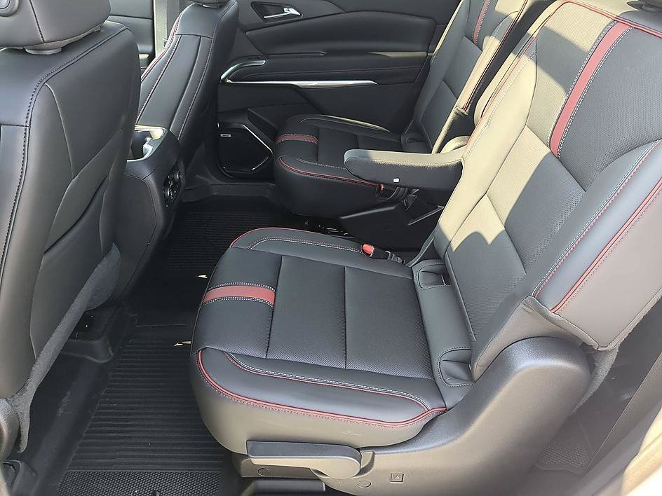 New 2027 Chevrolet Traverse RS AWD/4WD image 30