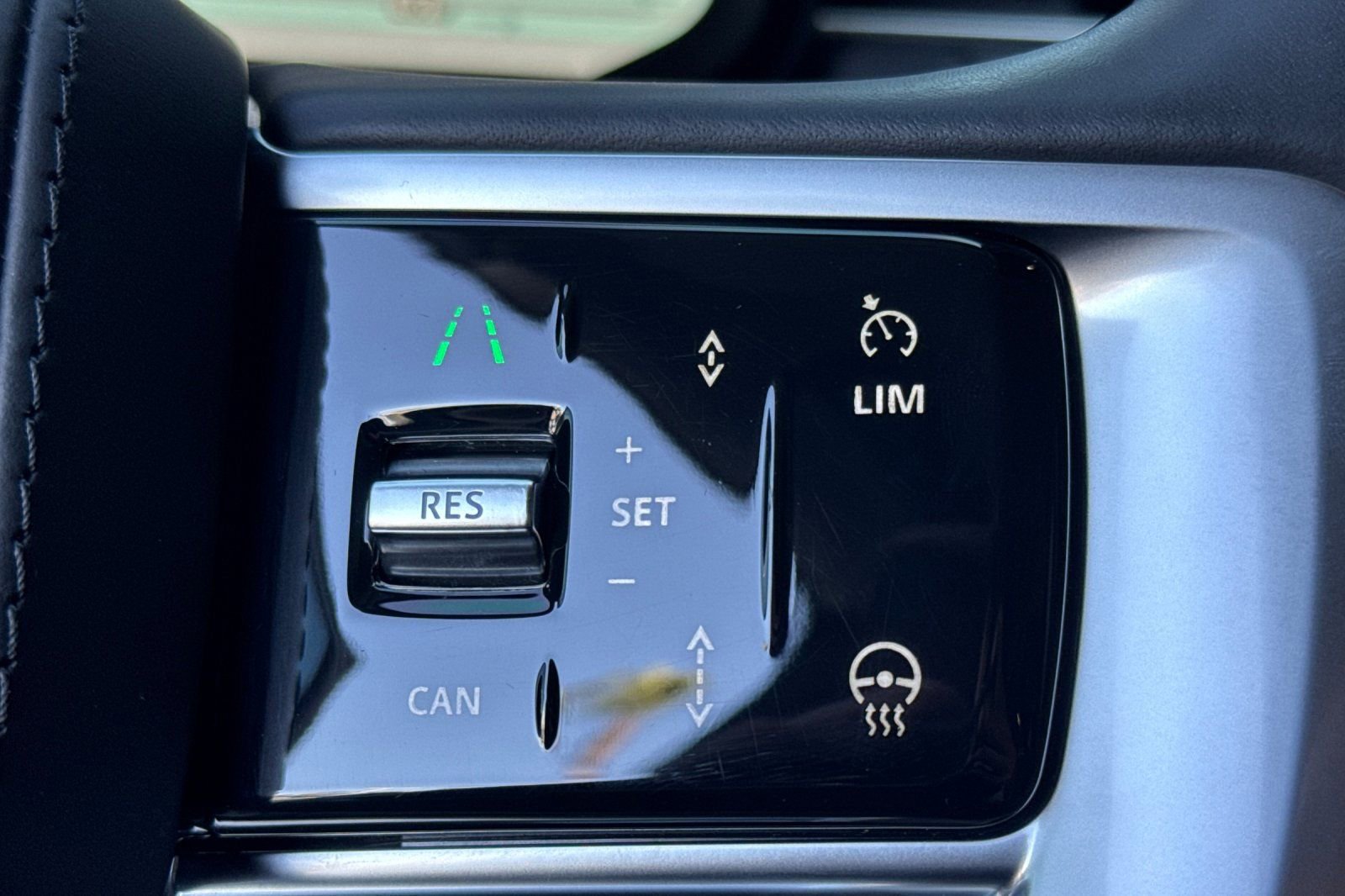 Certified 2025 Land Rover Range Rover SE AWD/4WD image 29