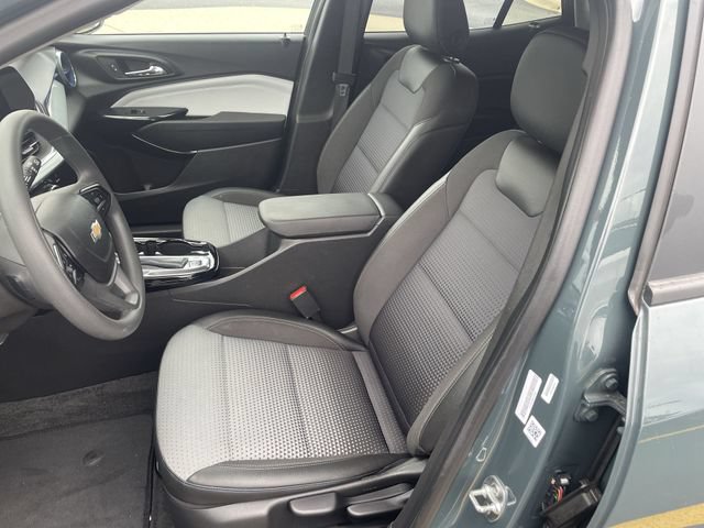 Used 2025 Chevrolet Trax LT FWD image 17