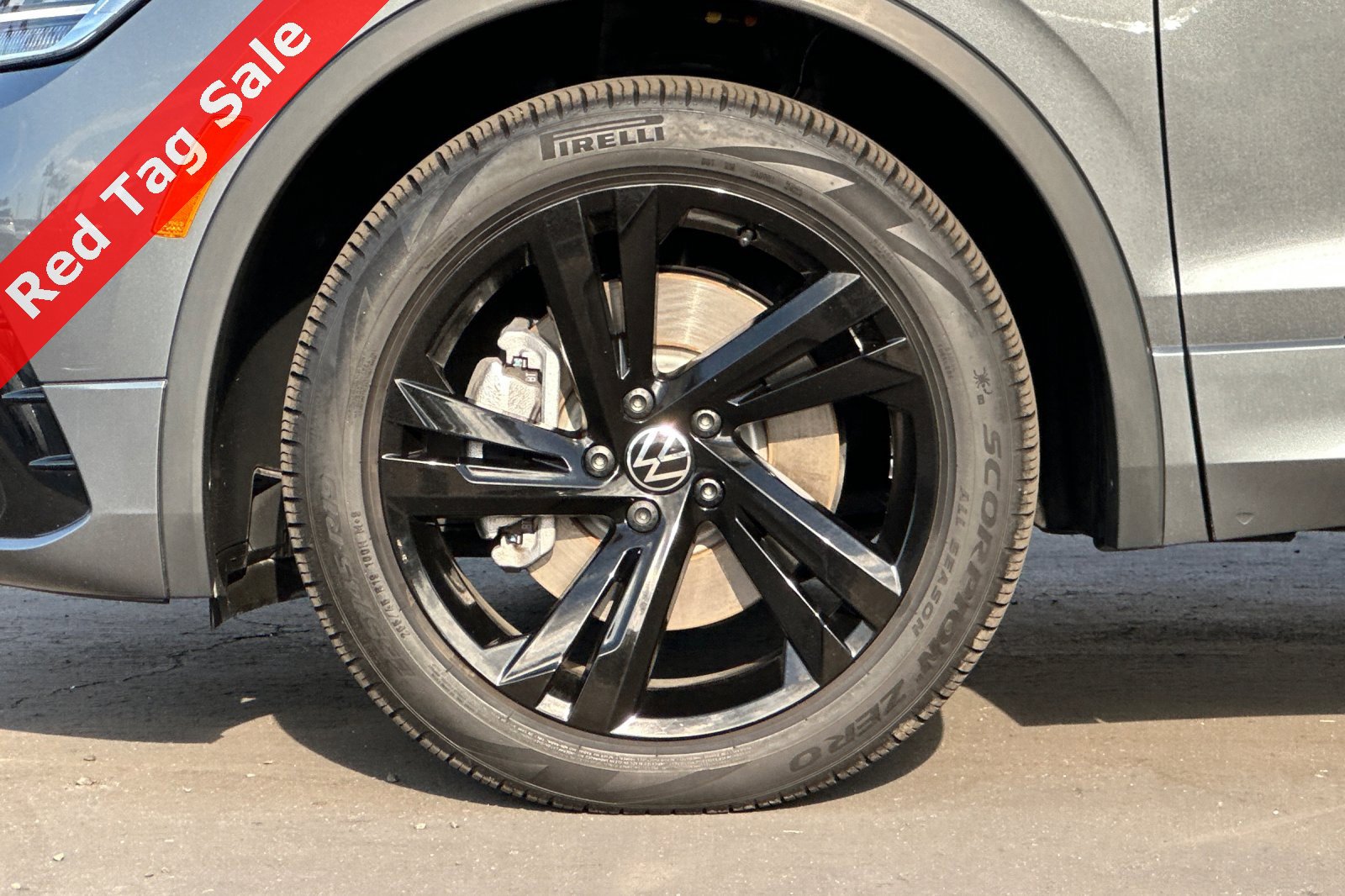 Certified 2024 Volkswagen Tiguan SE R-Line image 27