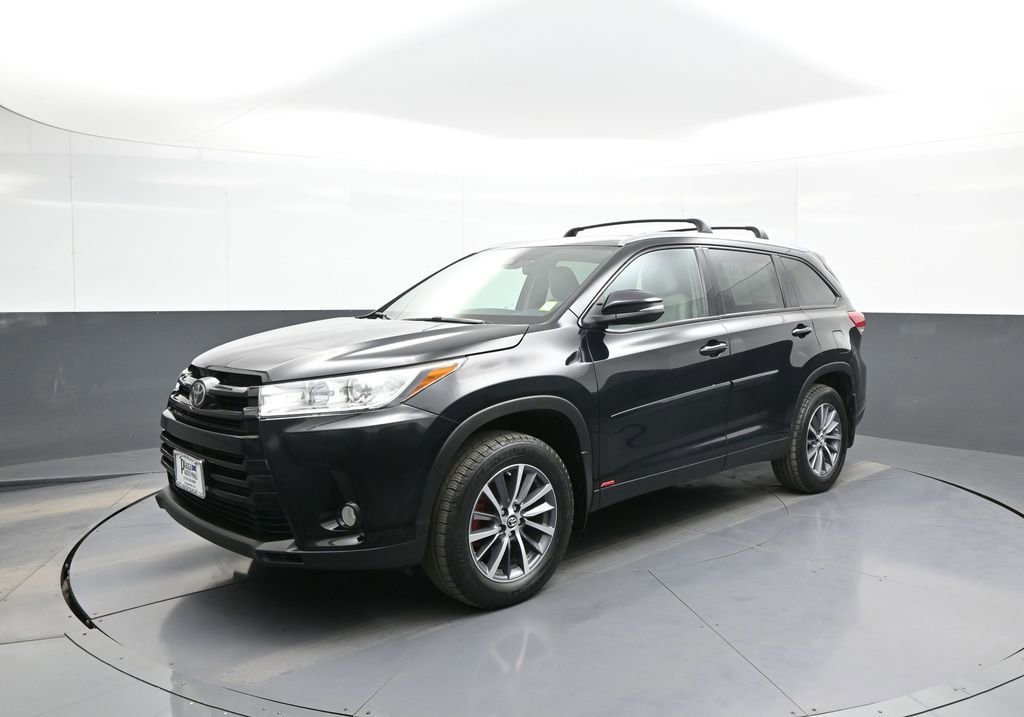 Certified 2019 Toyota Highlander XLE AWD/4WD image 10