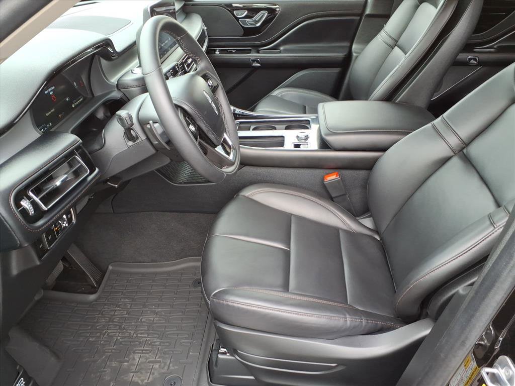 Certified 2023 Lincoln Aviator AWD w/ Premium Package image 4