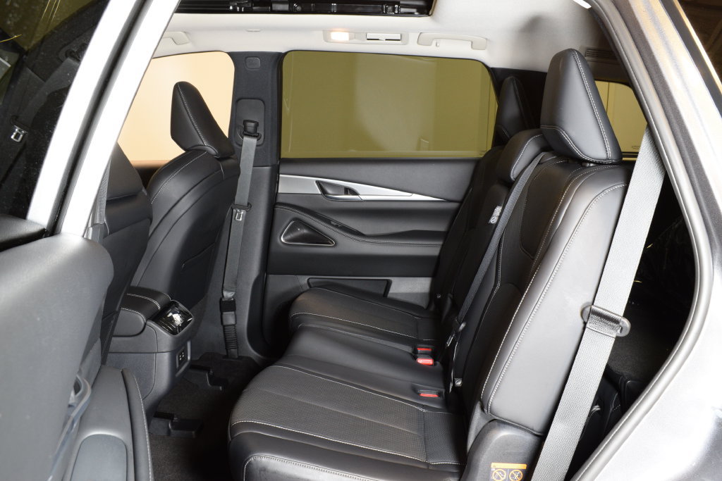 Certified 2027 INFINITI QX60 Luxe w/ Cargo Package AWD/4WD image 28