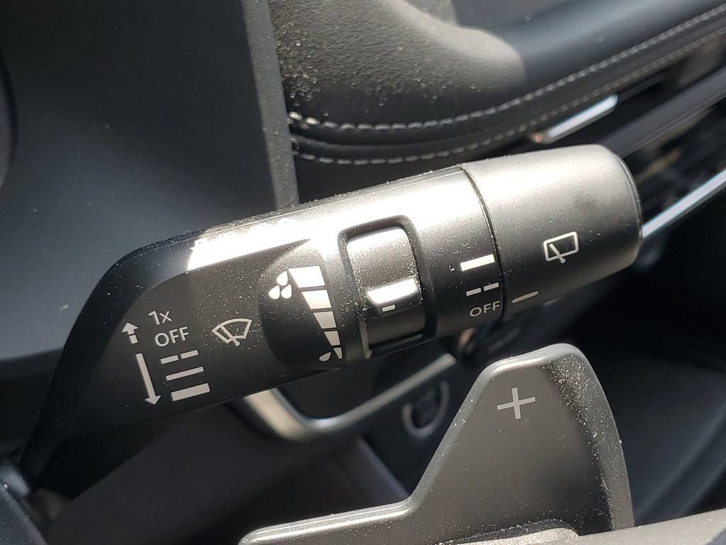 Used 2023 Nissan Rogue SV AWD/4WD image 26