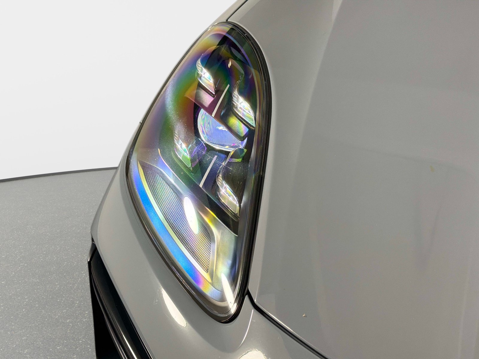 Used 2023 Porsche Cayenne Turbo GT AWD/4WD image 9