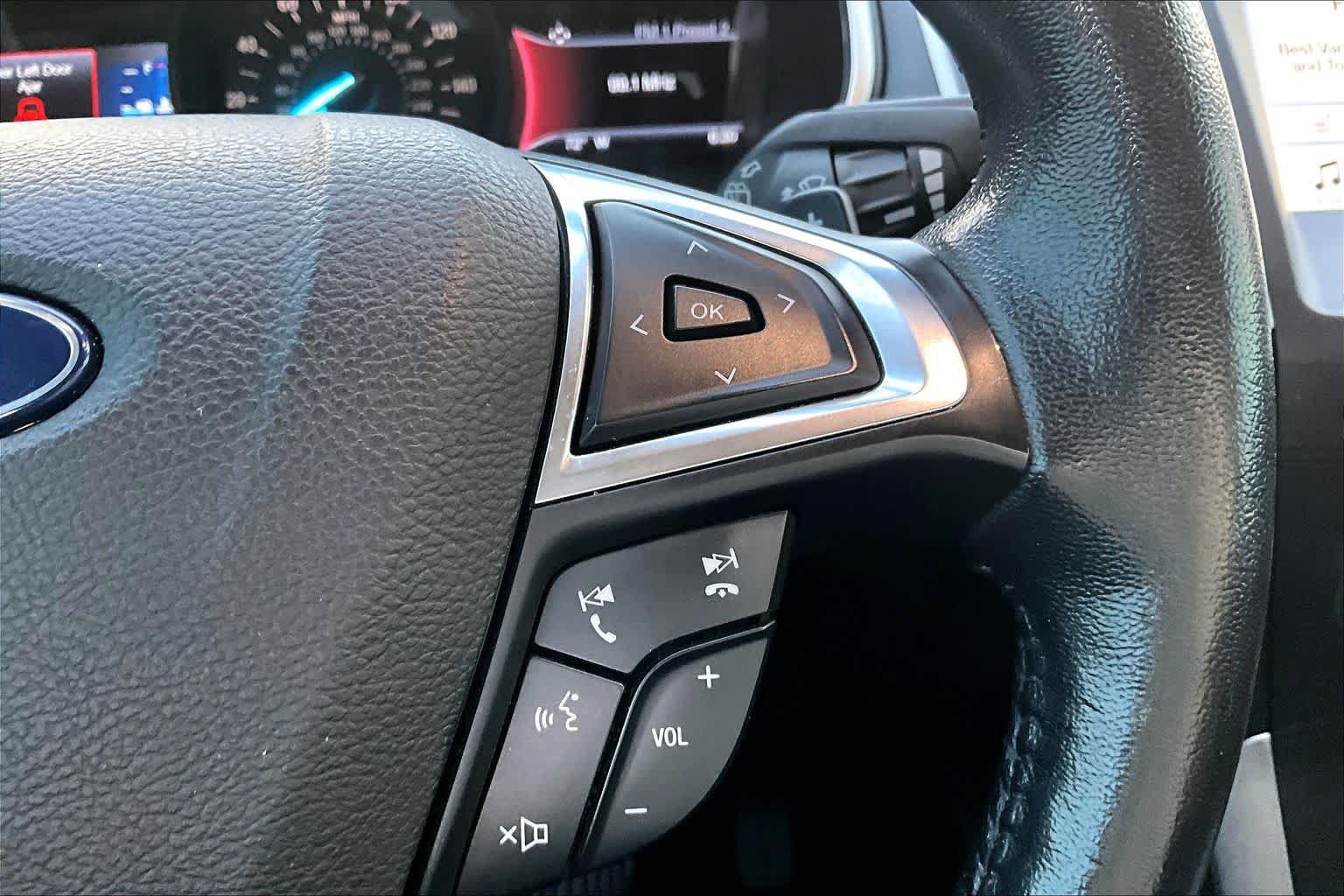 Used 2019 Ford Edge SEL w/ Cold Weather Package AWD/4WD image 23