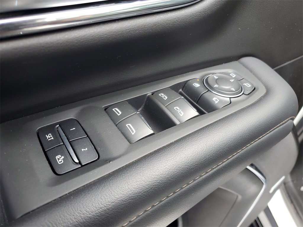 Used 2023 Chevrolet Suburban High Country image 27