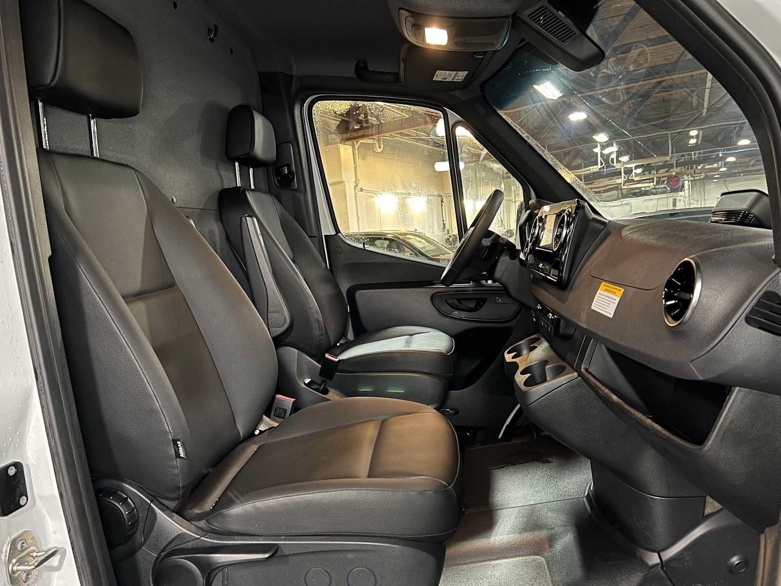 New 2025 Mercedes-Benz eSprinter 144 Cargo image 12