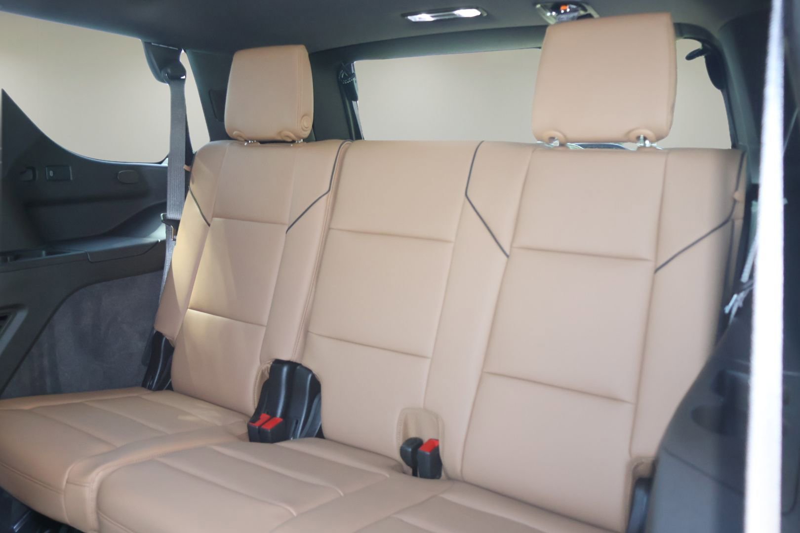 New 2026 Cadillac Escalade Luxury w/ LPO, Floor Liner Package AWD/4WD image 15