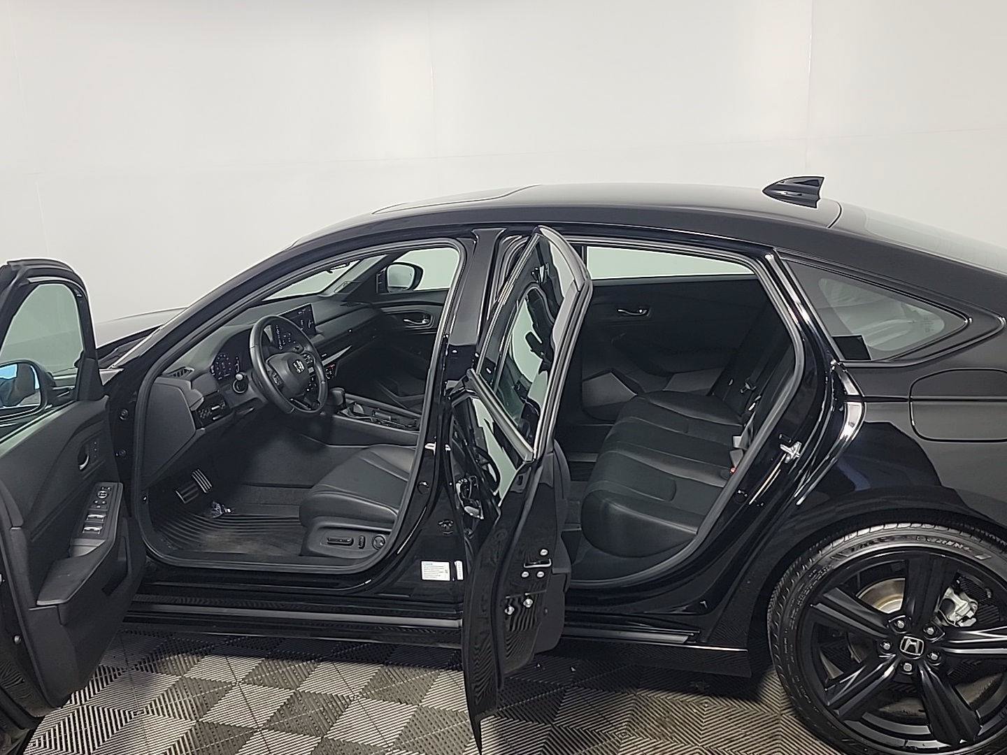 Used 2025 Honda Accord Sport image 15