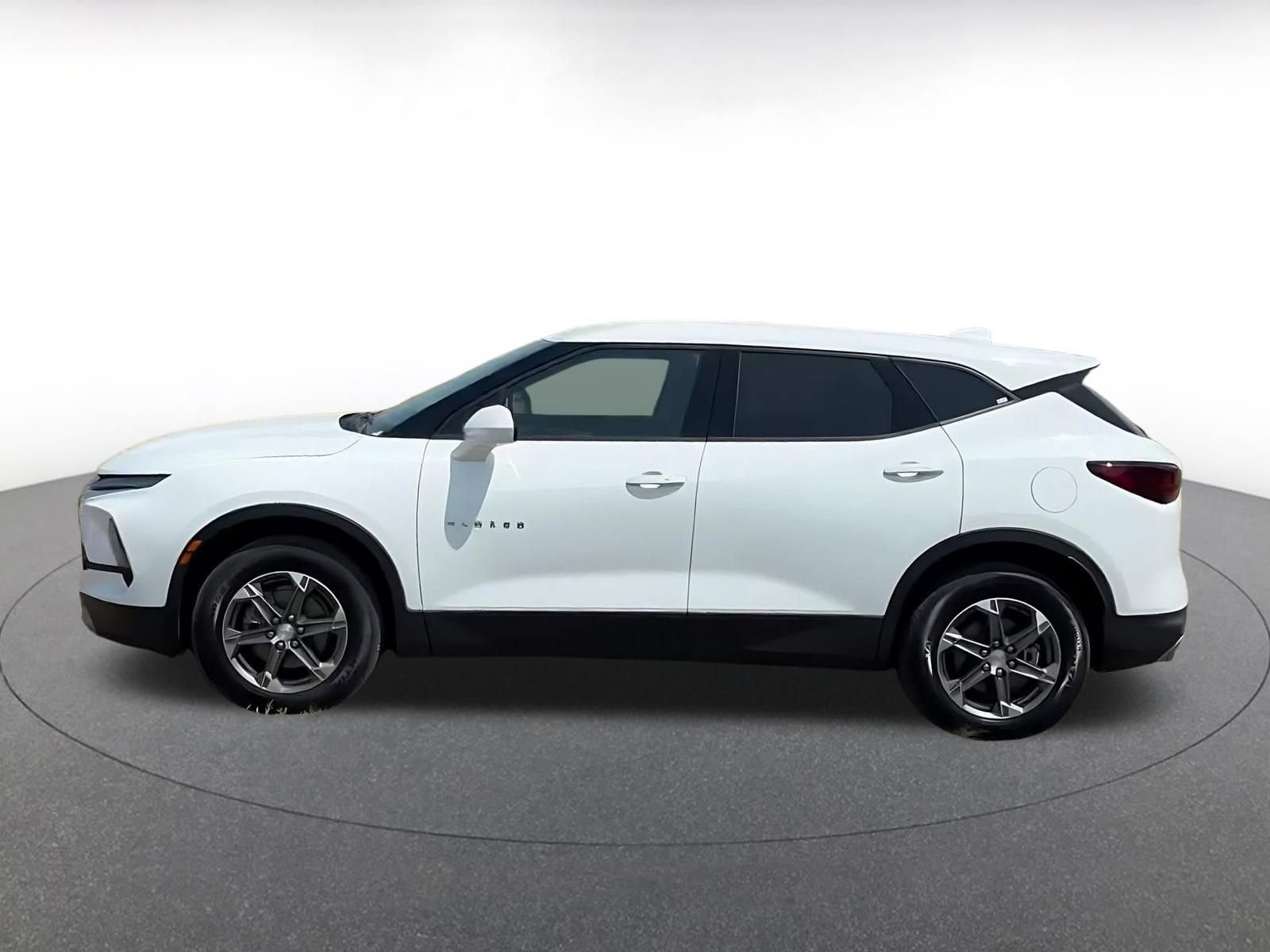 Used 2025 Chevrolet Blazer LT FWD image 7