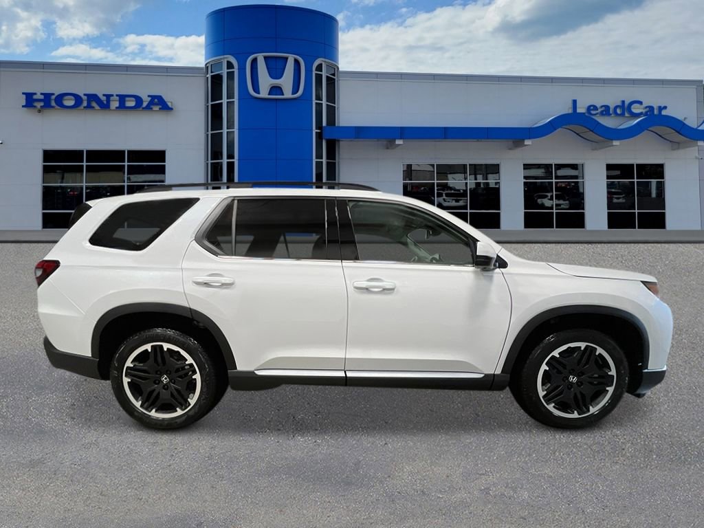 New 2026 Honda Pilot Touring image 8