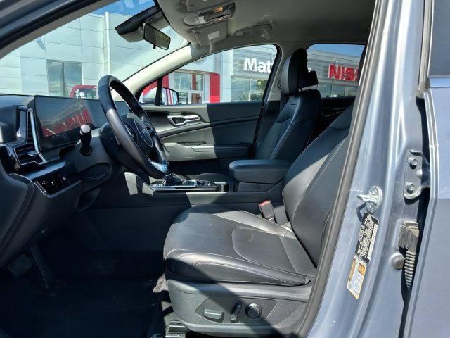 Used 2024 Kia Sportage EX AWD/4WD image 11