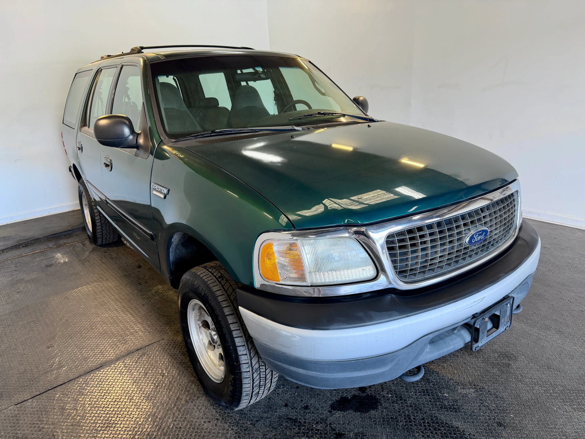Used 2000 Ford Expedition XLT AWD/4WD image 4