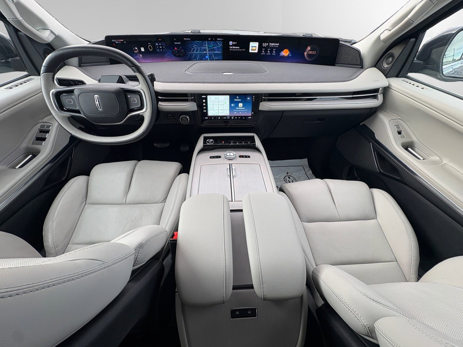 Certified 2025 Lincoln Navigator L Reserve image 10