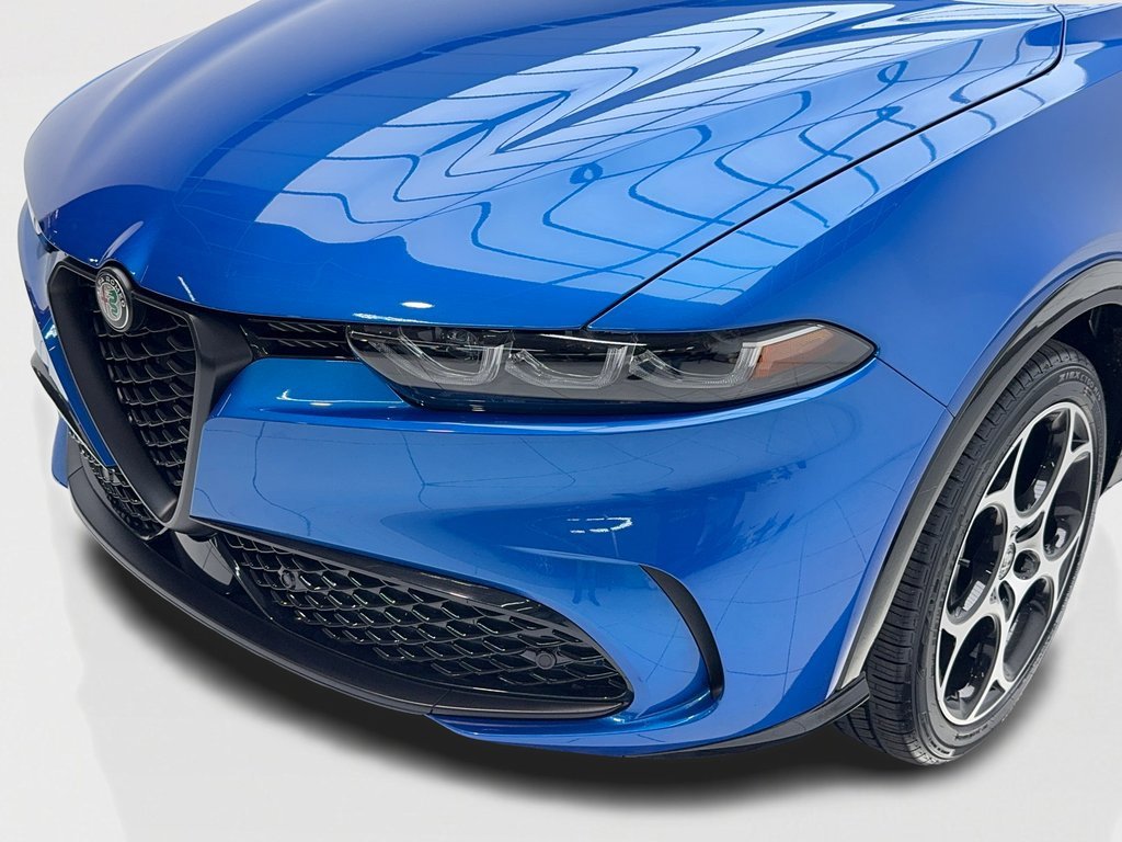 New 2025 Alfa Romeo Tonale w/ Premium Package image 5