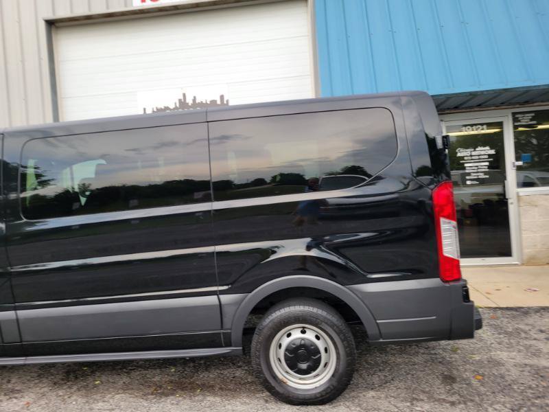 Used 2018 Ford Transit 150 XL RWD image 9