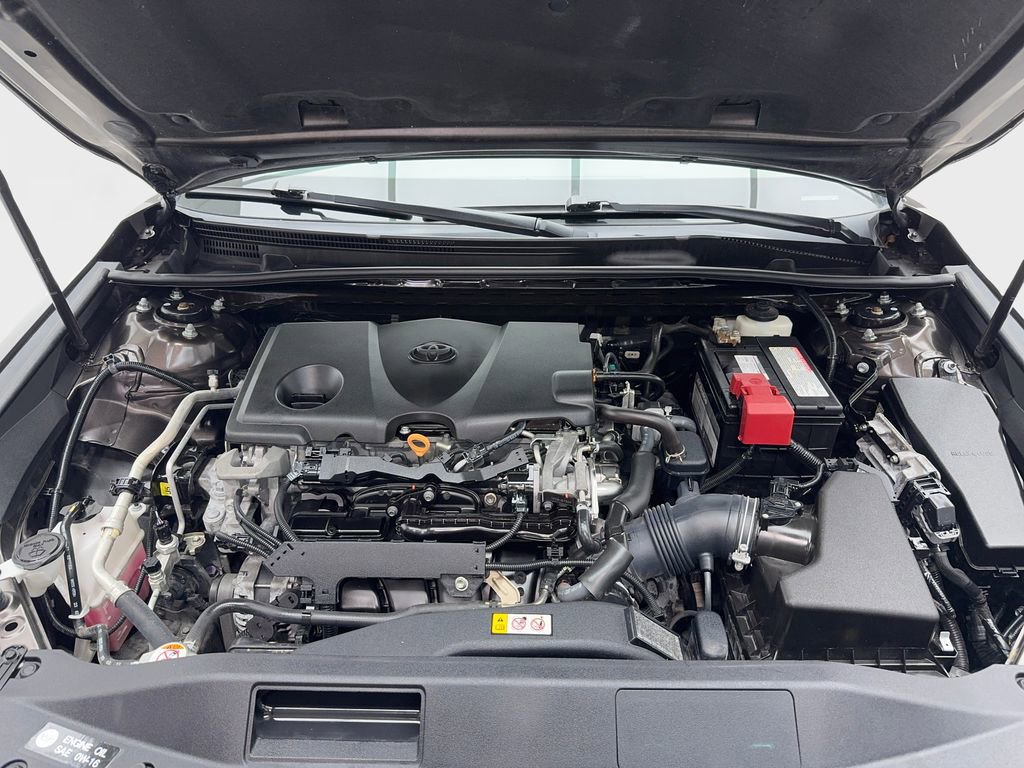 Used 2020 Toyota Camry LE image 13