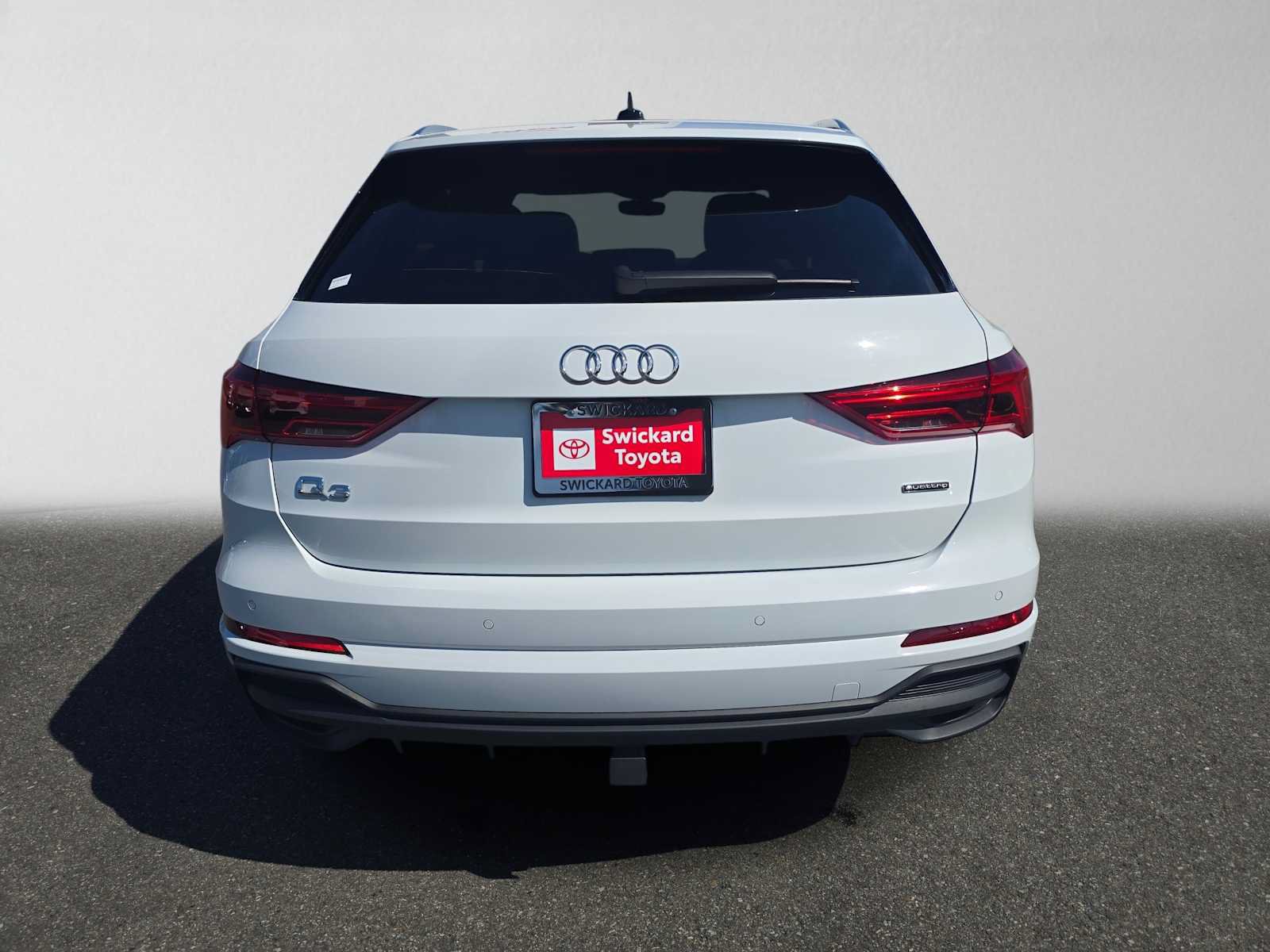 Used 2023 Audi Q3 2.0T Premium Plus w/ Premium Plus Package AWD/4WD image 4