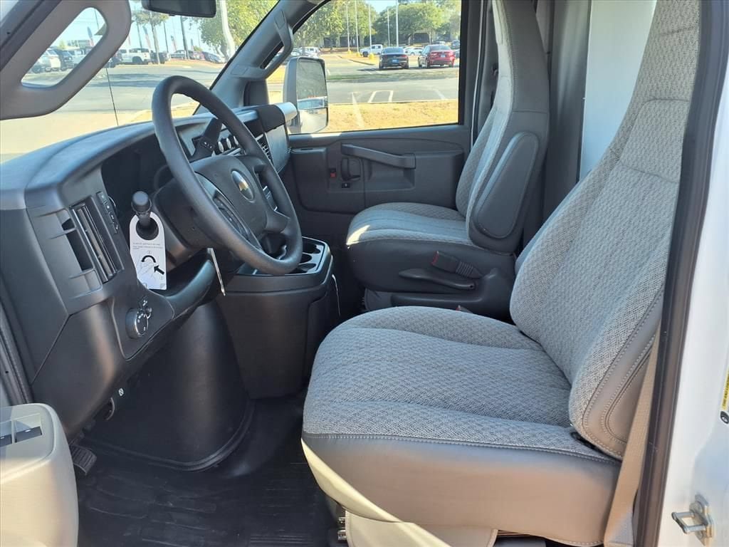 New 2025 Chevrolet Express 3500 w/ Power Convenience Package RWD image 7