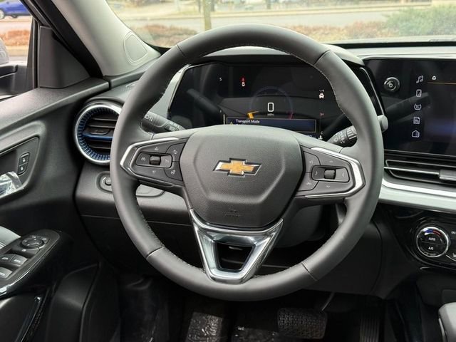 Used 2025 Chevrolet Trax LT w/ Driver Confidence Package image 12