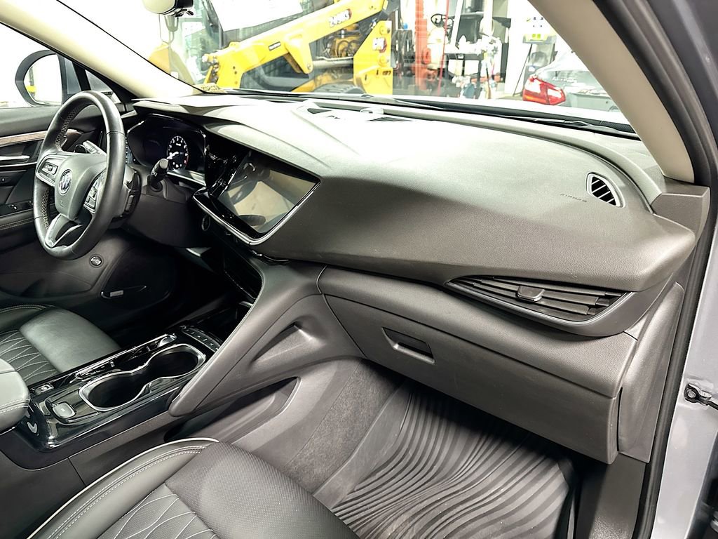 Used 2022 Buick Envision Avenir w/ Technology Package II image 29