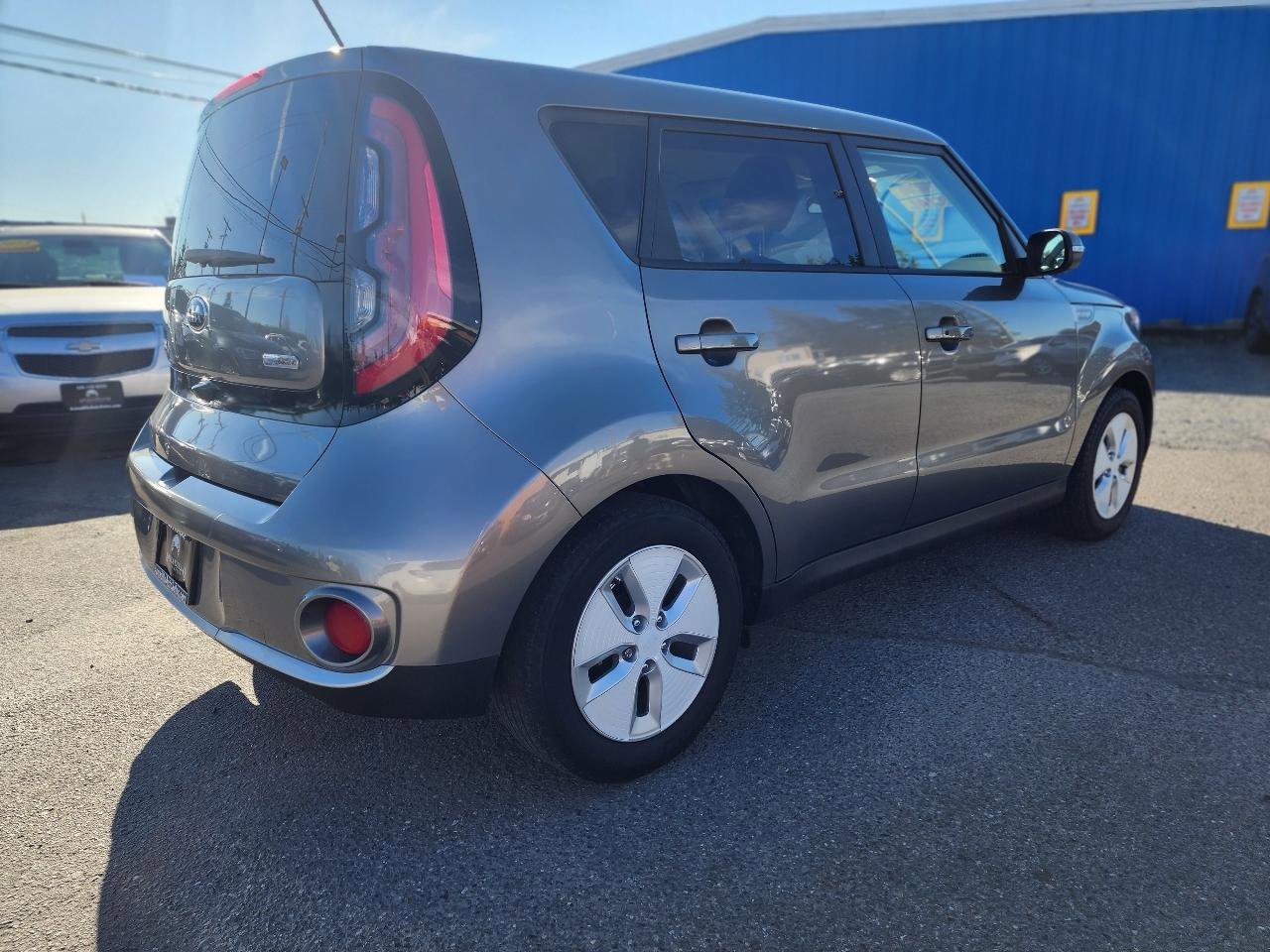 Used 2016 Kia Soul EV FWD image 5