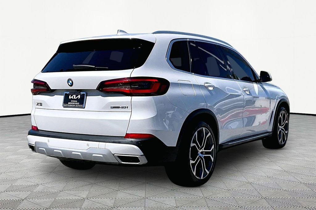 Used 2021 BMW X5 sDrive40i w/ Premium Package image 2