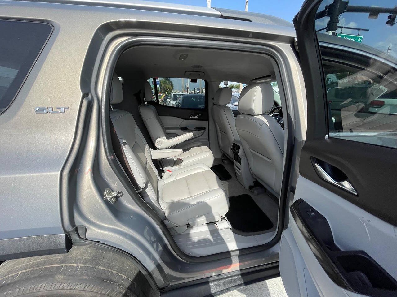 Used 2019 GMC Acadia SLT FWD image 19