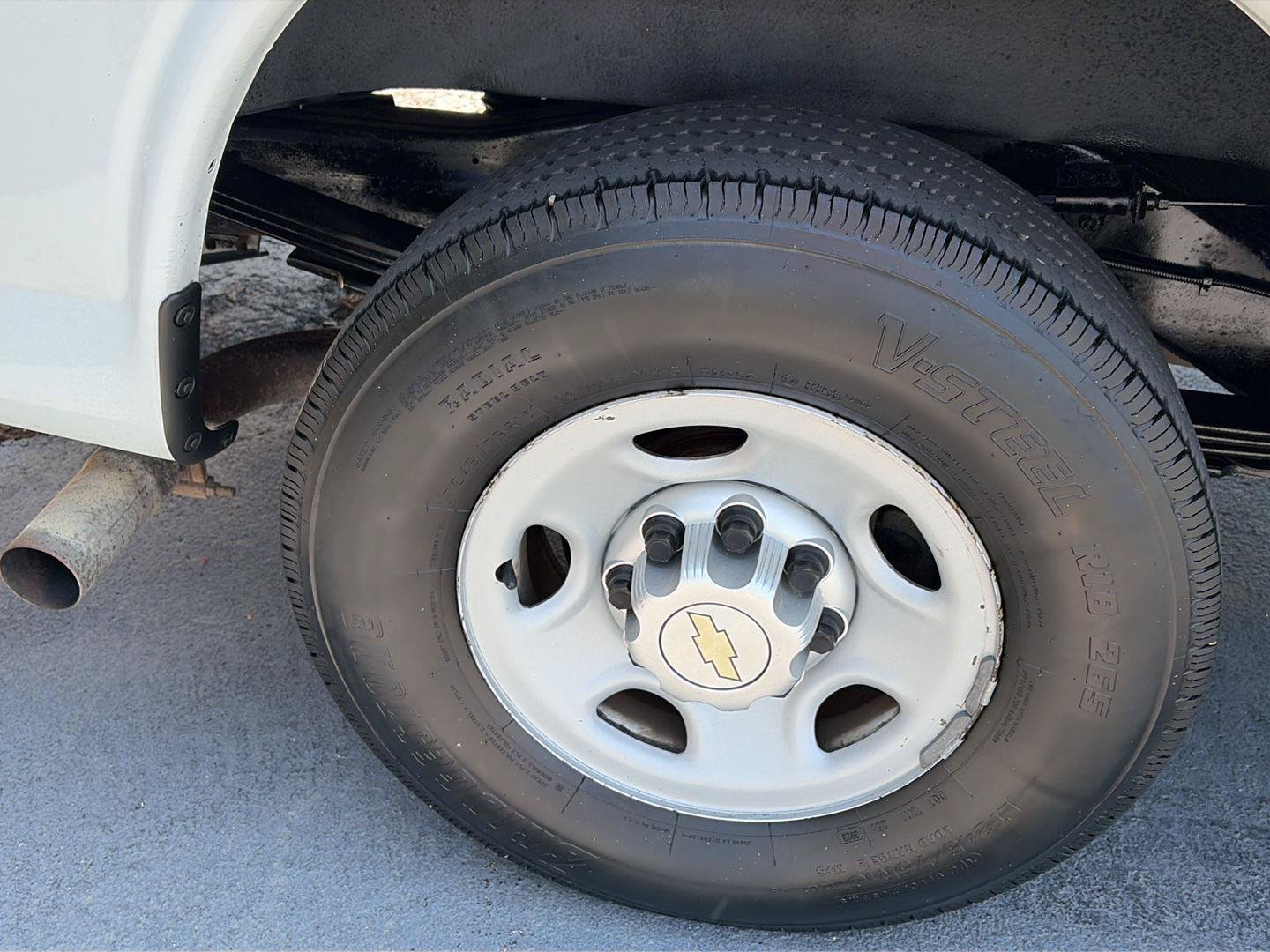 Used 2013 Chevrolet Express 2500 w/ Cold Climate Package RWD image 32