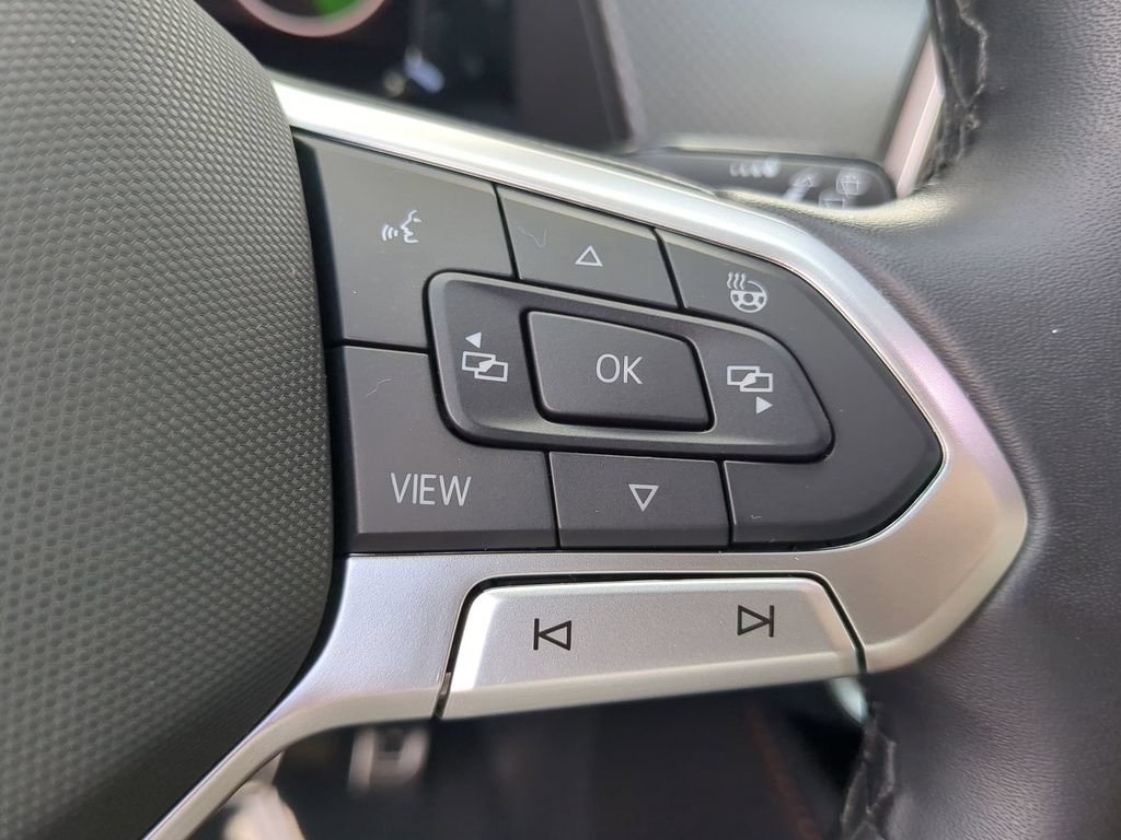 Certified 2025 Volkswagen Atlas Peak Edition SE AWD/4WD image 32