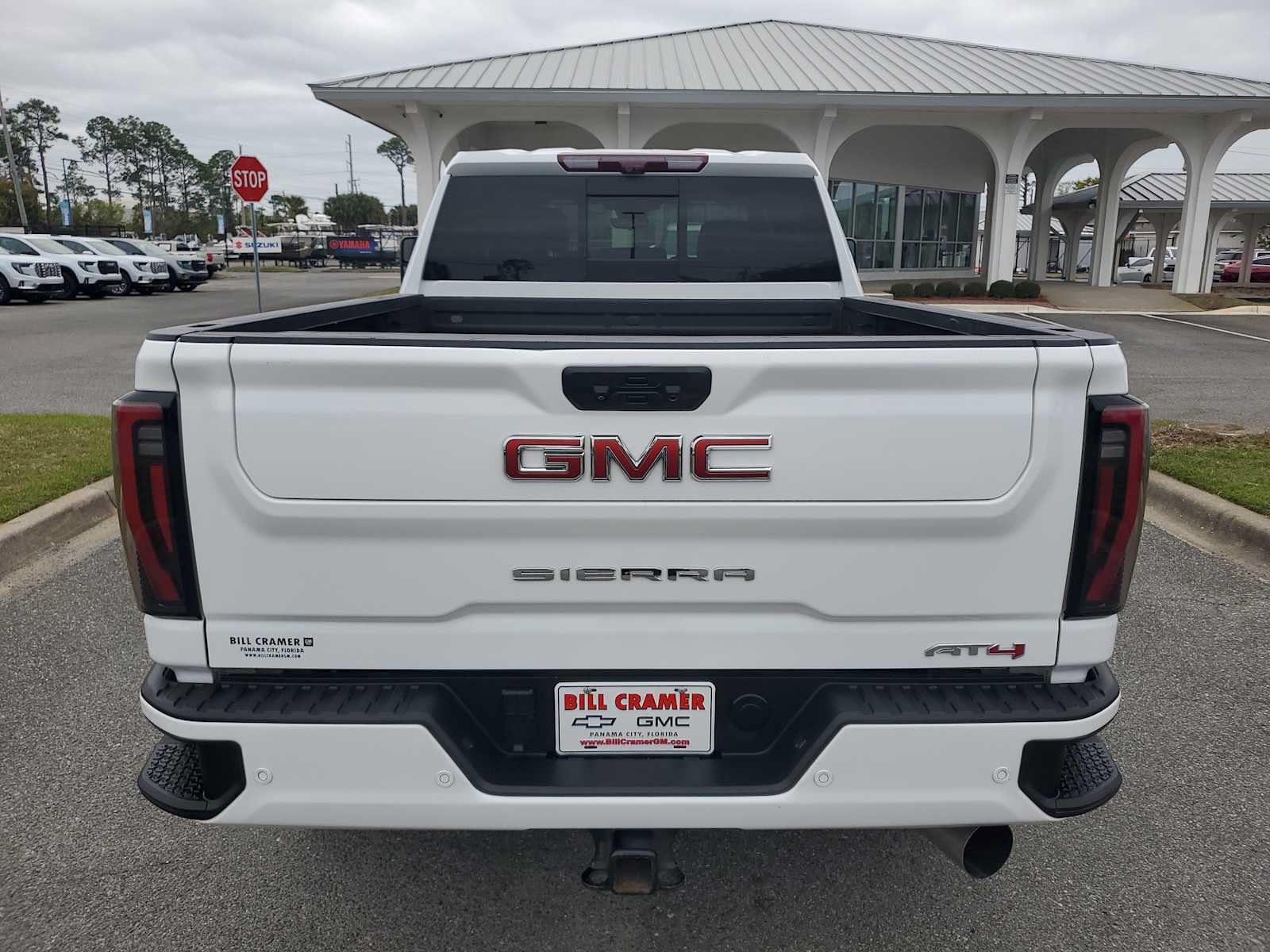 Used 2024 GMC Sierra 2500 AT4 w/ AT4 Premium Plus Package AWD/4WD image 4