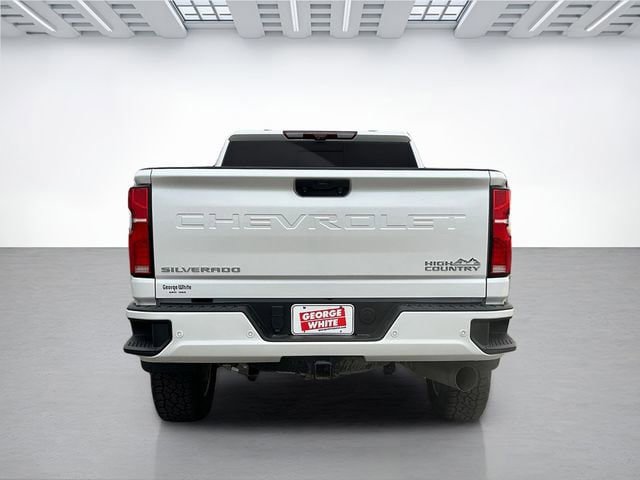 Used 2024 Chevrolet Silverado 2500 High Country w/ High Country Premium Package AWD/4WD image 5