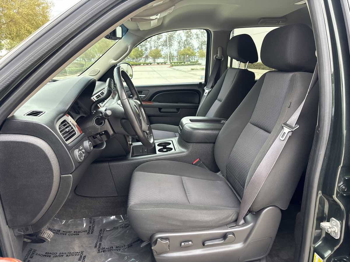 Used 2013 Chevrolet Avalanche LS AWD/4WD image 22