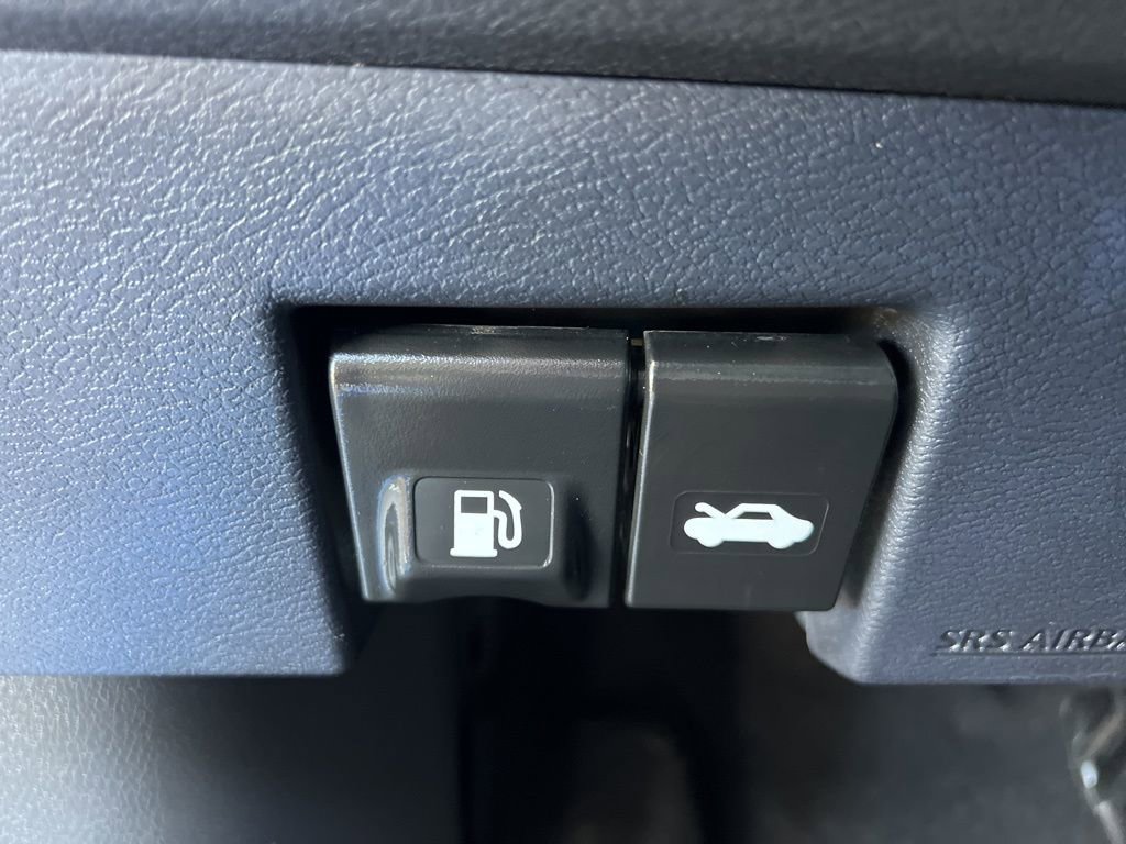 Used 2021 Nissan Kicks SV image 25