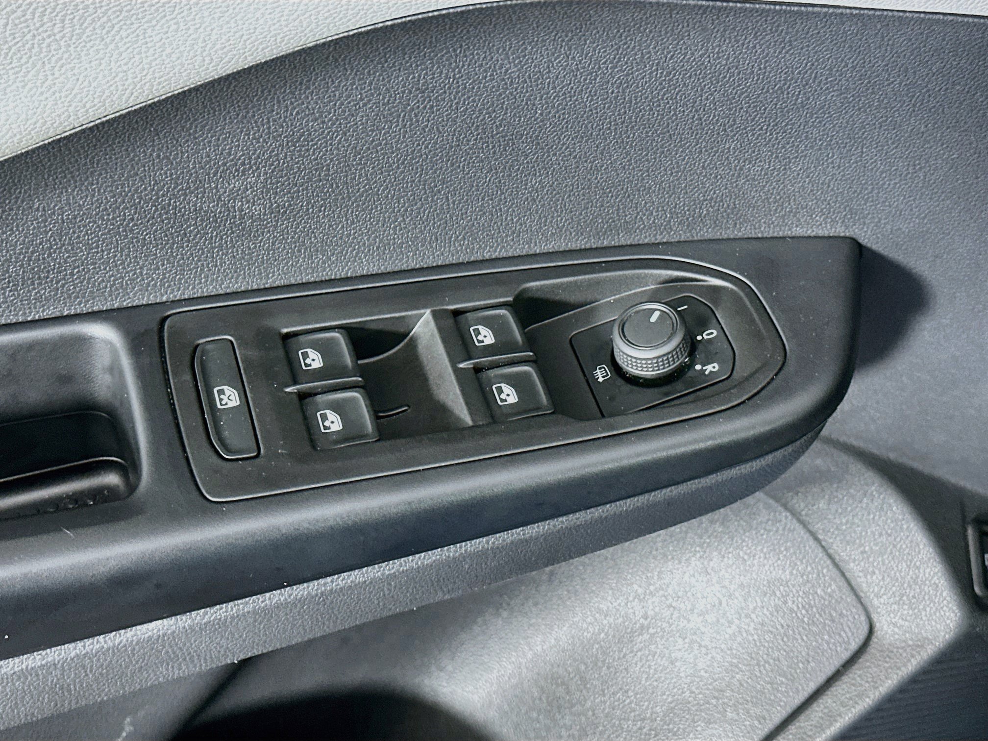 Used 2022 Volkswagen Taos SE FWD image 15
