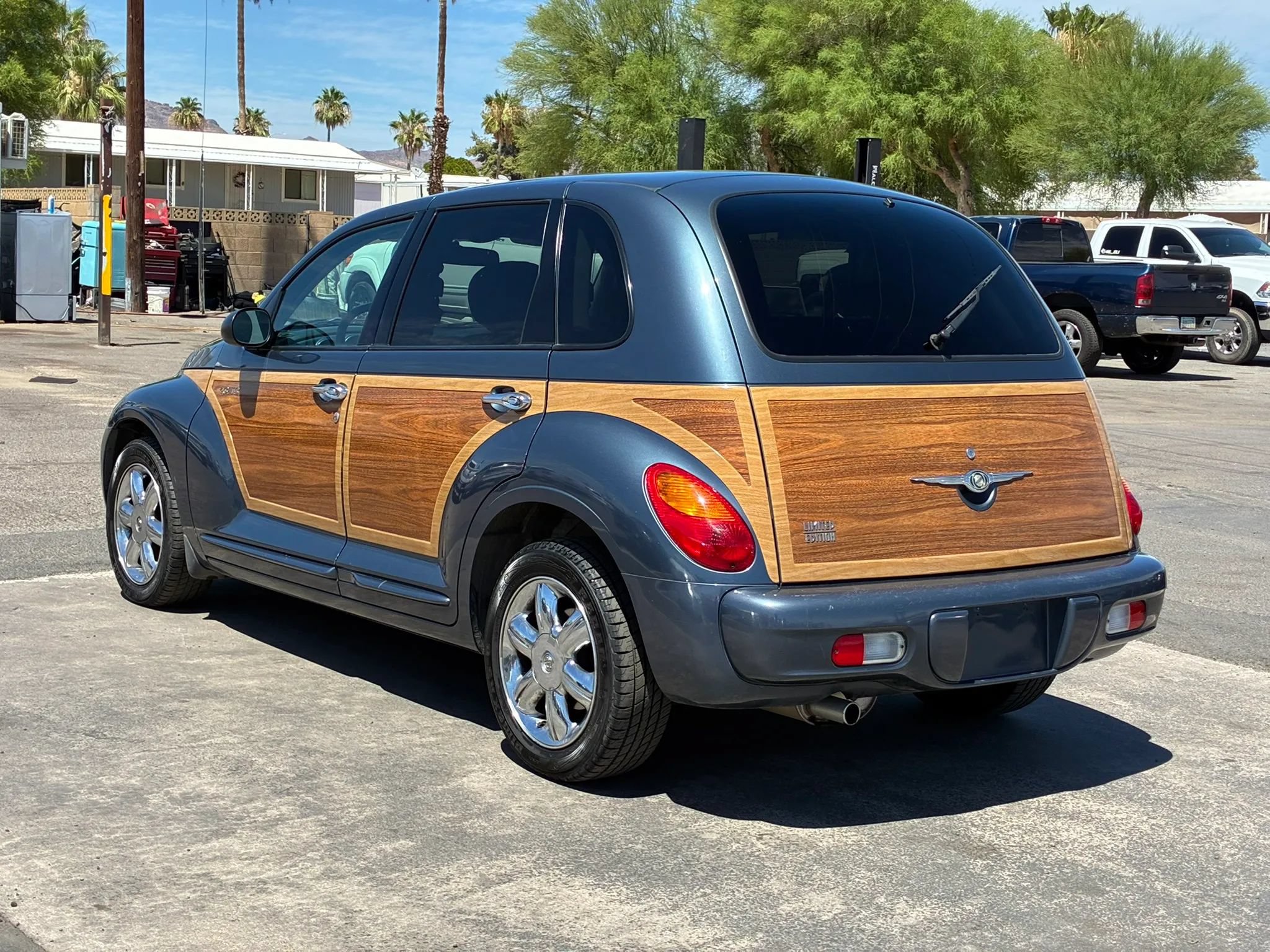 Used 2003 Chrysler PT Cruiser Limited FWD image 5