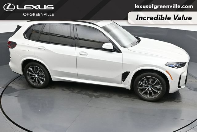 Used 2025 BMW X5 xDrive40i w/ M Sport Package AWD/4WD image 44